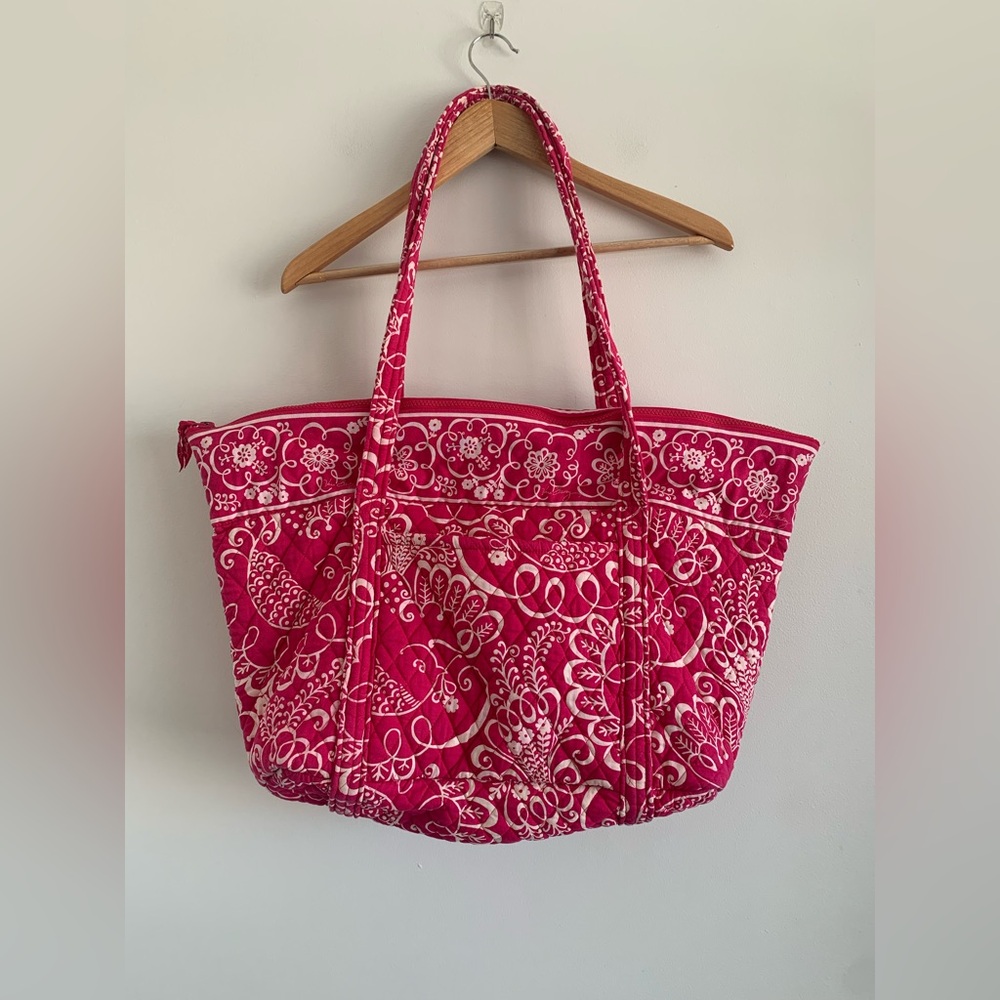 Vera Bradley ! Twirly bird pink quilted travel tote